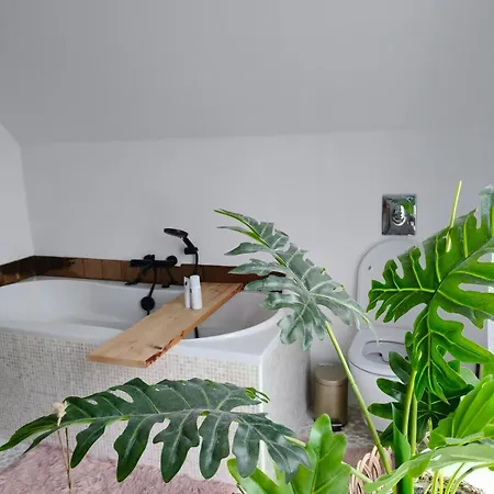 Holiday home Unieke Landelijke Woning Met Zwembad *