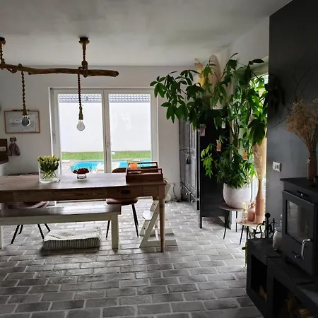 Unieke Landelijke Woning Met Zwembad