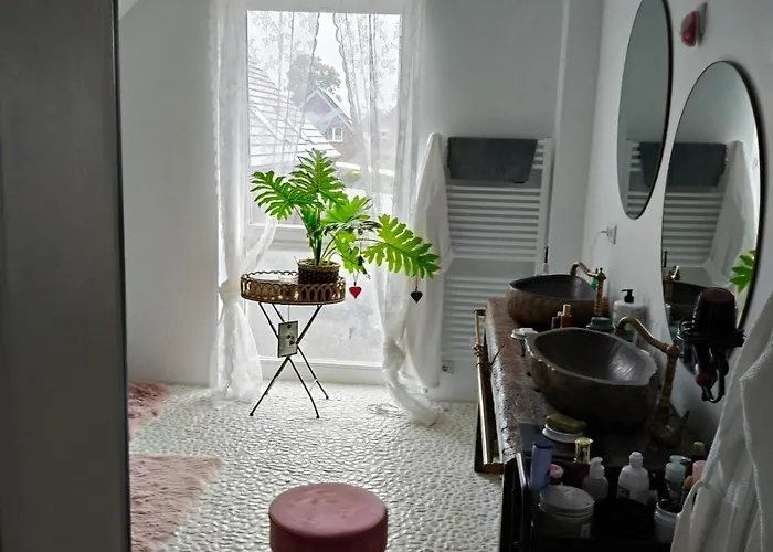 Unieke Landelijke Woning Met Zwembad