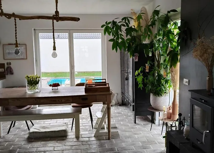 Unieke Landelijke Woning Met Zwembad